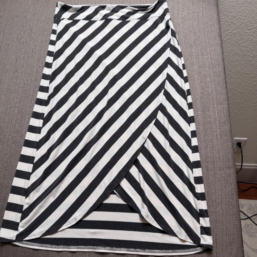 Athleta Women Gray White Striped Tulip Front Maxi Skirt Size Large Jersey Knit